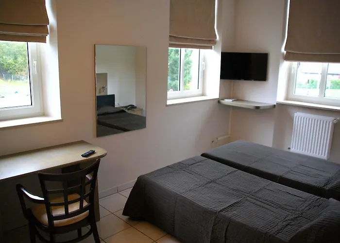 酒店 查理火车站旅馆 Senningerberg