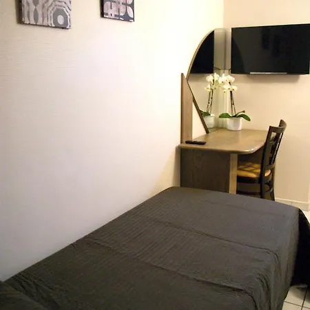 Hotel Charly's Gare *