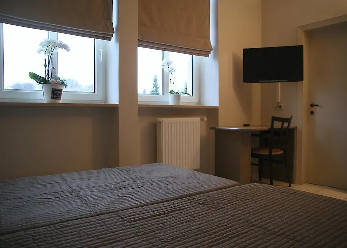 查理火车站旅馆 * Senningerberg